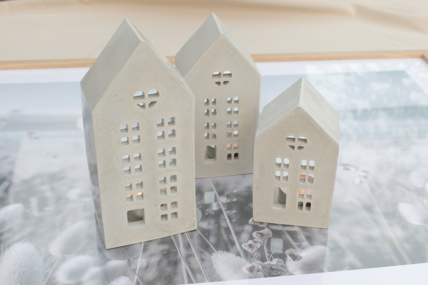 Skandi Lichterhaus aus Beton in 3 Größen, Teelichthalter & Geschenkidee