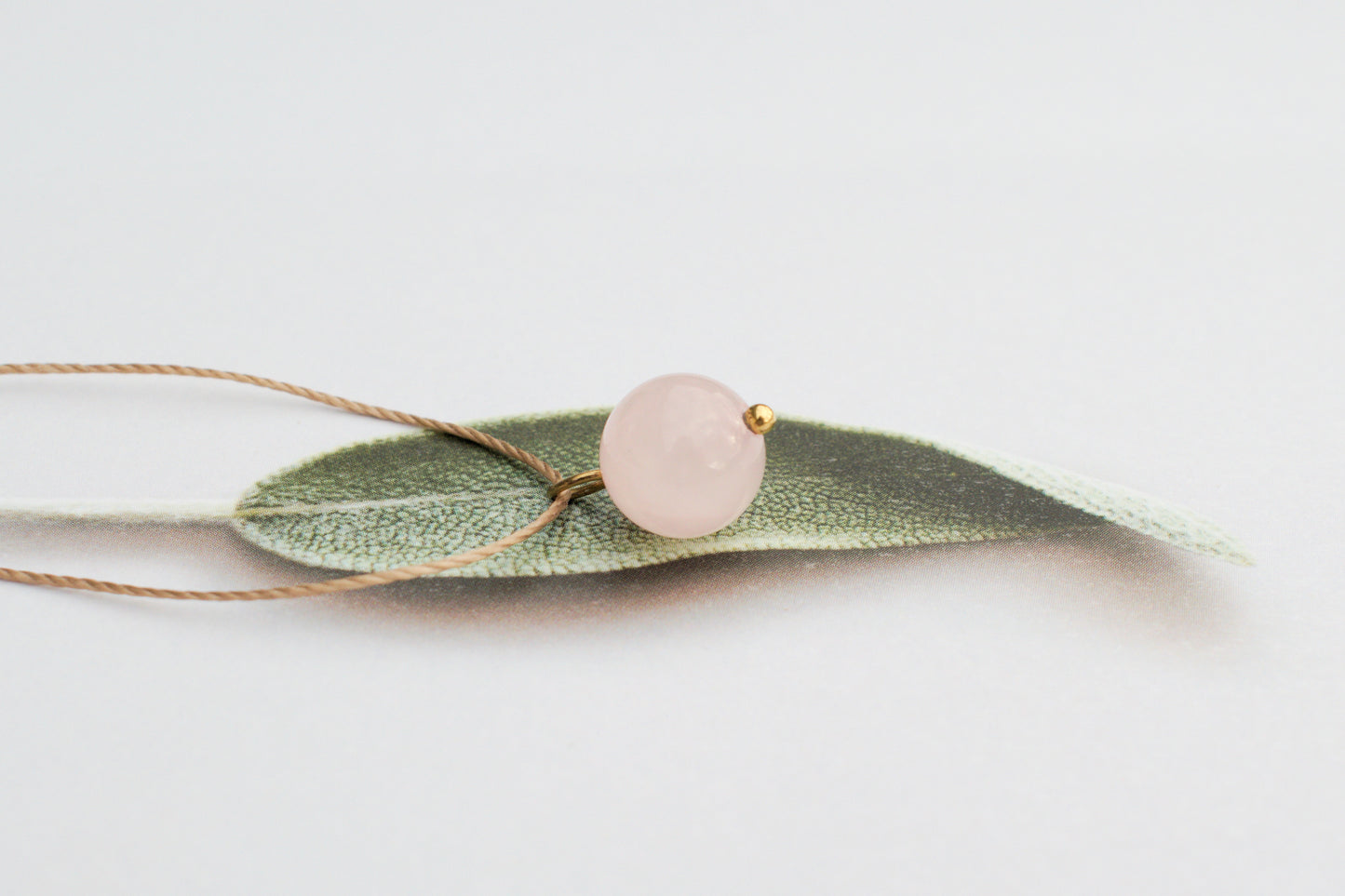 Handgefertigte Kette mit natürlichem Rosenquarz – Stein der Liebe, Hochzeitsschmuck