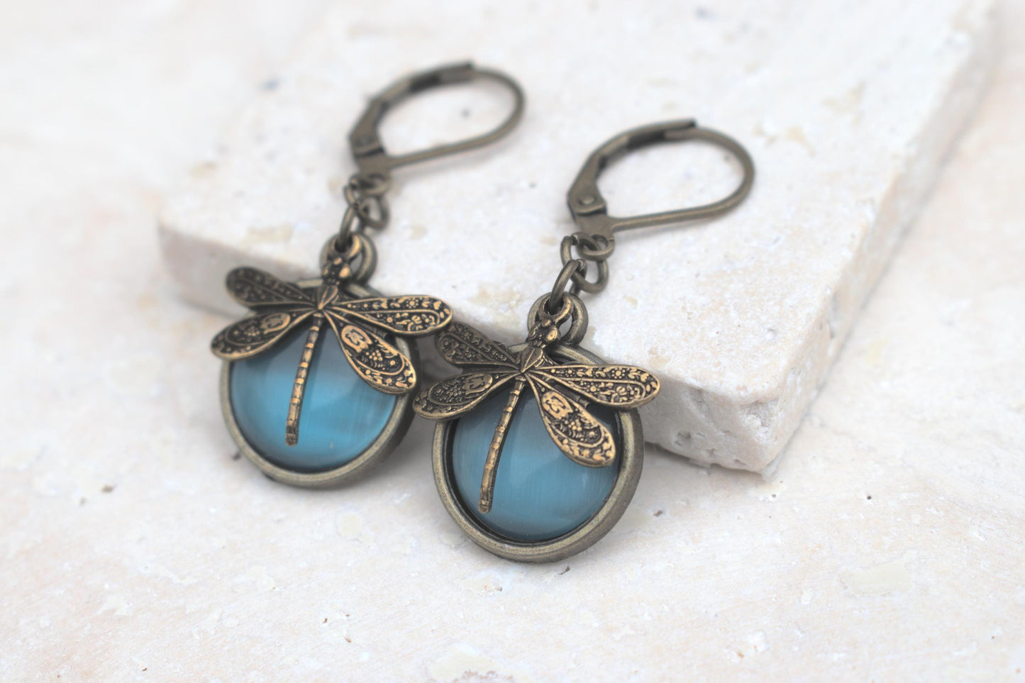 Ohrringe Libelle, Hängeohrringe Libelle, Cabochon blau, Vintage Libellen Ohrringe, Cabochon Ohrringe Libelle
