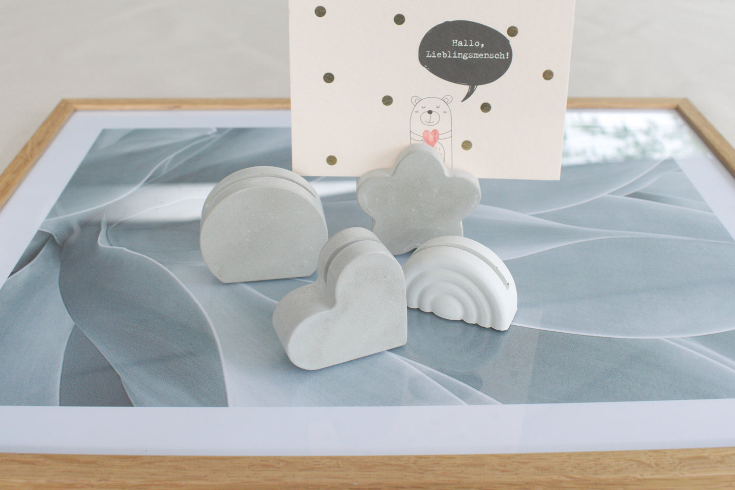 Fotohalter aus Beton, Fotoaufsteller, Tischdeko Hochzeit,  Visitenkartenhalter Herz, Blume, Kreis oder Regenbogen, Kartenhalter aus Beton