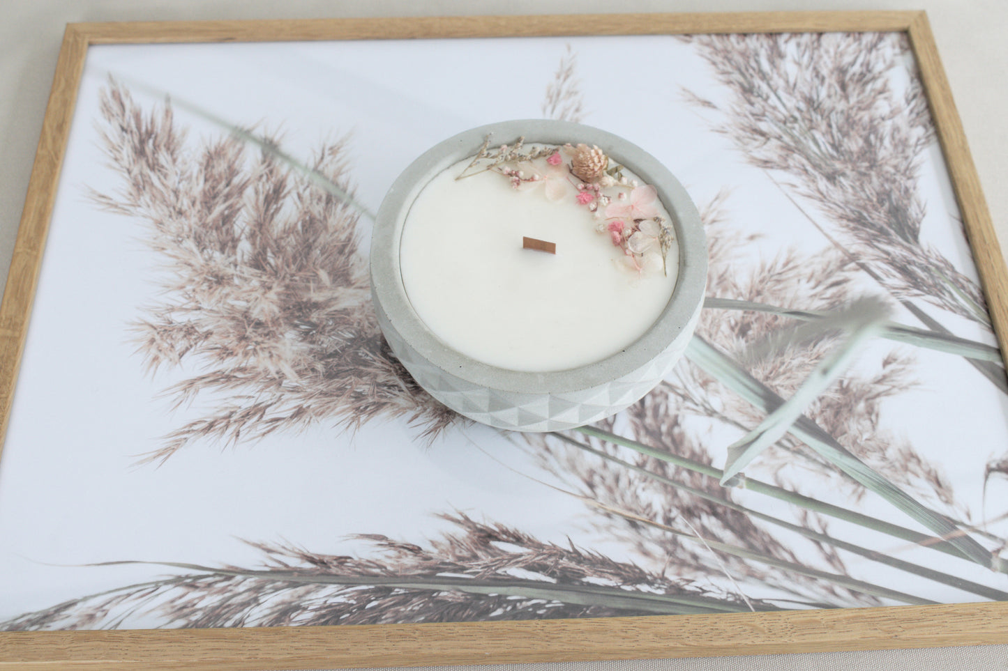 Handmade Vegan Candle, Scented Candle with Dried Flowers, Wood Wick Candle, Vanilla Candle, Soy Candle, Candle with Concrete, Hand-Poured Candle