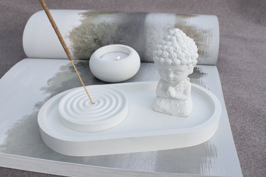 Buddha Deko Set aus weißem Beton – für eine Auszeit beim Yoga oder Relaxen