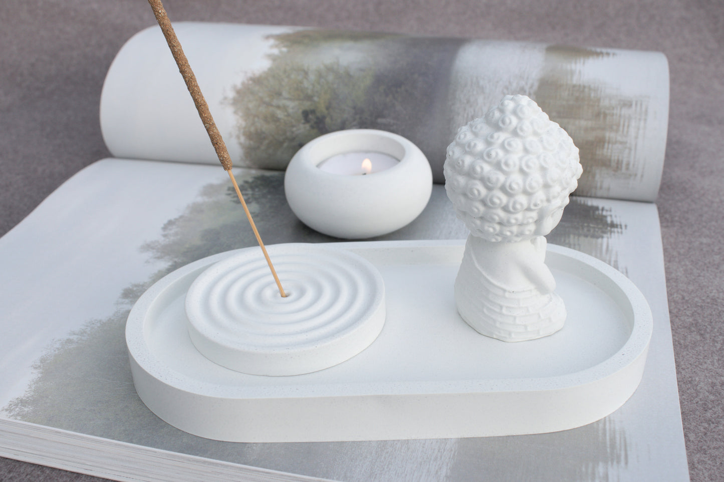 Buddha Deko Set aus weißem Beton – für eine Auszeit beim Yoga oder Relaxen