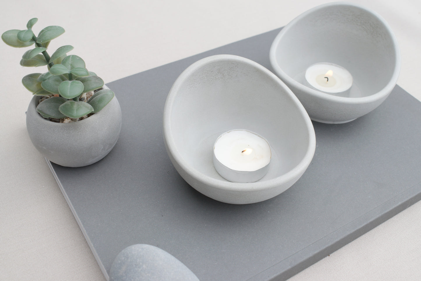 2er Set Kerzenhalter aus grauem Beton – Teelichthalter Skandi Industrial Style – Tischdeko Wohnzimmer – Minimalistische Deko Geschenkidee