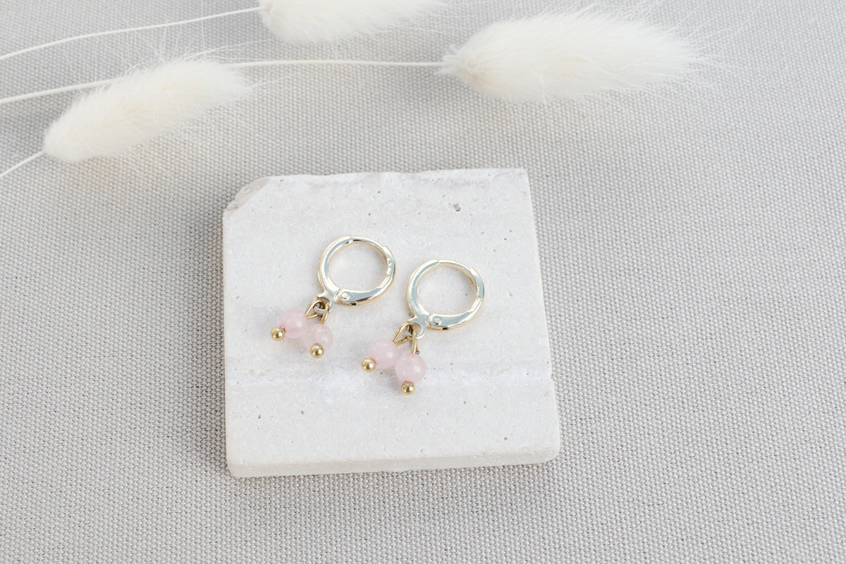 Goldene Ohrringe mit rosa Edelsteinen, romantischer Schmuck für Hochzeit & Geschenk