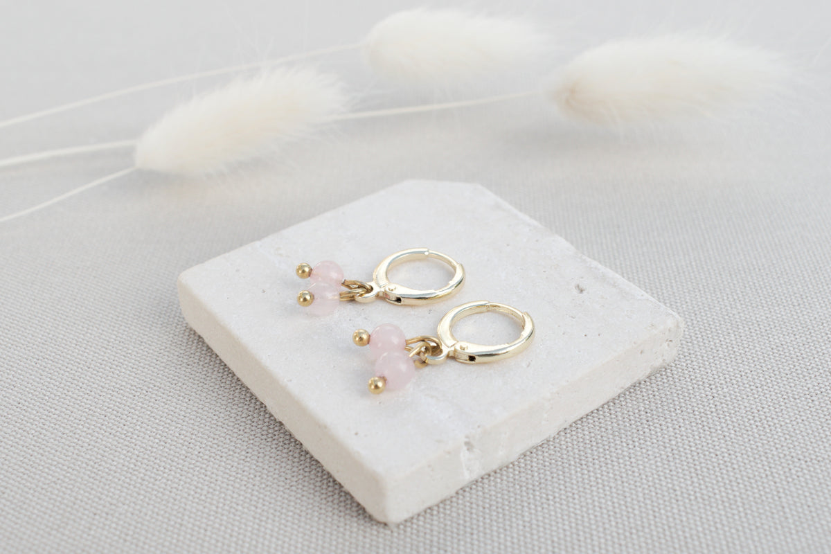 Goldene Ohrringe mit rosa Edelsteinen, romantischer Schmuck für Hochzeit & Geschenk