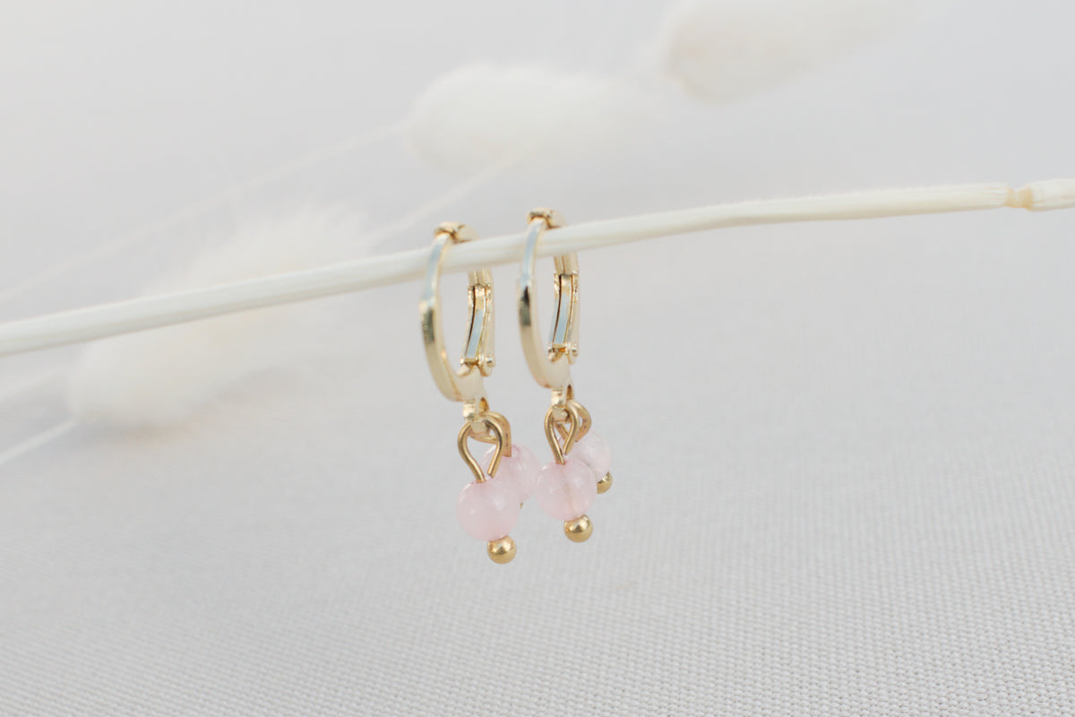 Goldene Ohrringe mit rosa Edelsteinen, romantischer Schmuck für Hochzeit & Geschenk
