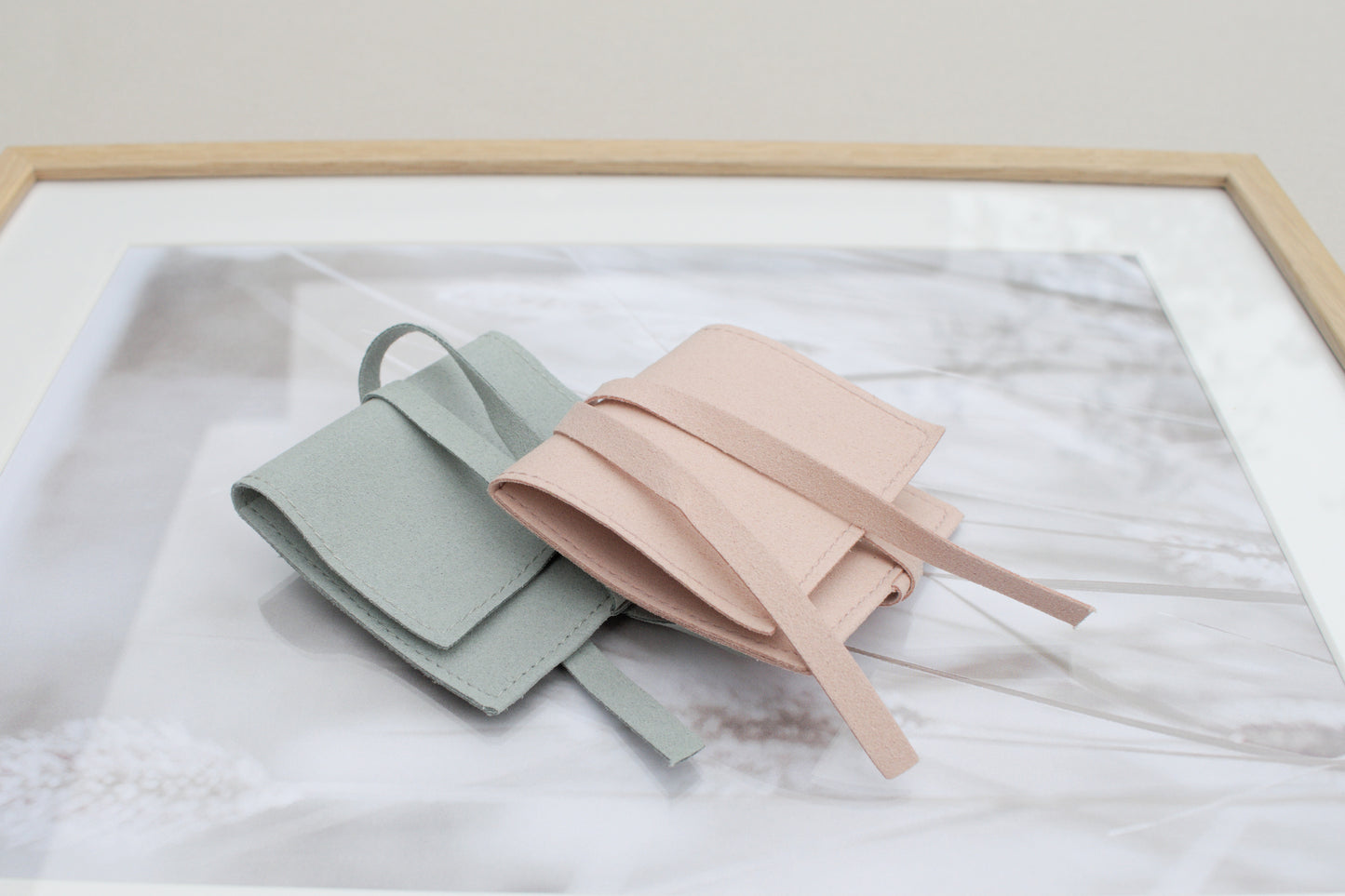 Schmucktasche aus Samt mit Schleife – Perfekt für Reisen & als liebevolle Geschenkverpackung