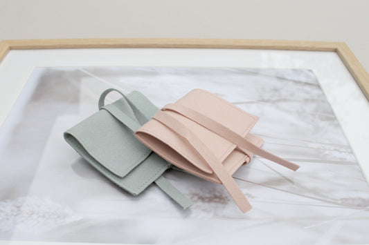 Schmucktasche aus Samt mit Schleife – Perfekt für Reisen & als liebevolle Geschenkverpackung