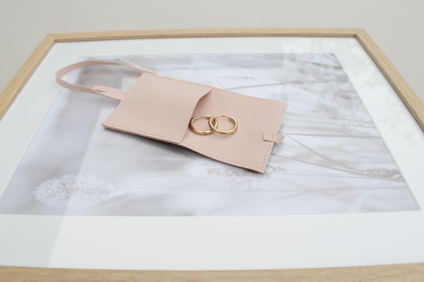 Schmucktasche aus Samt mit Schleife – Perfekt für Reisen & als liebevolle Geschenkverpackung