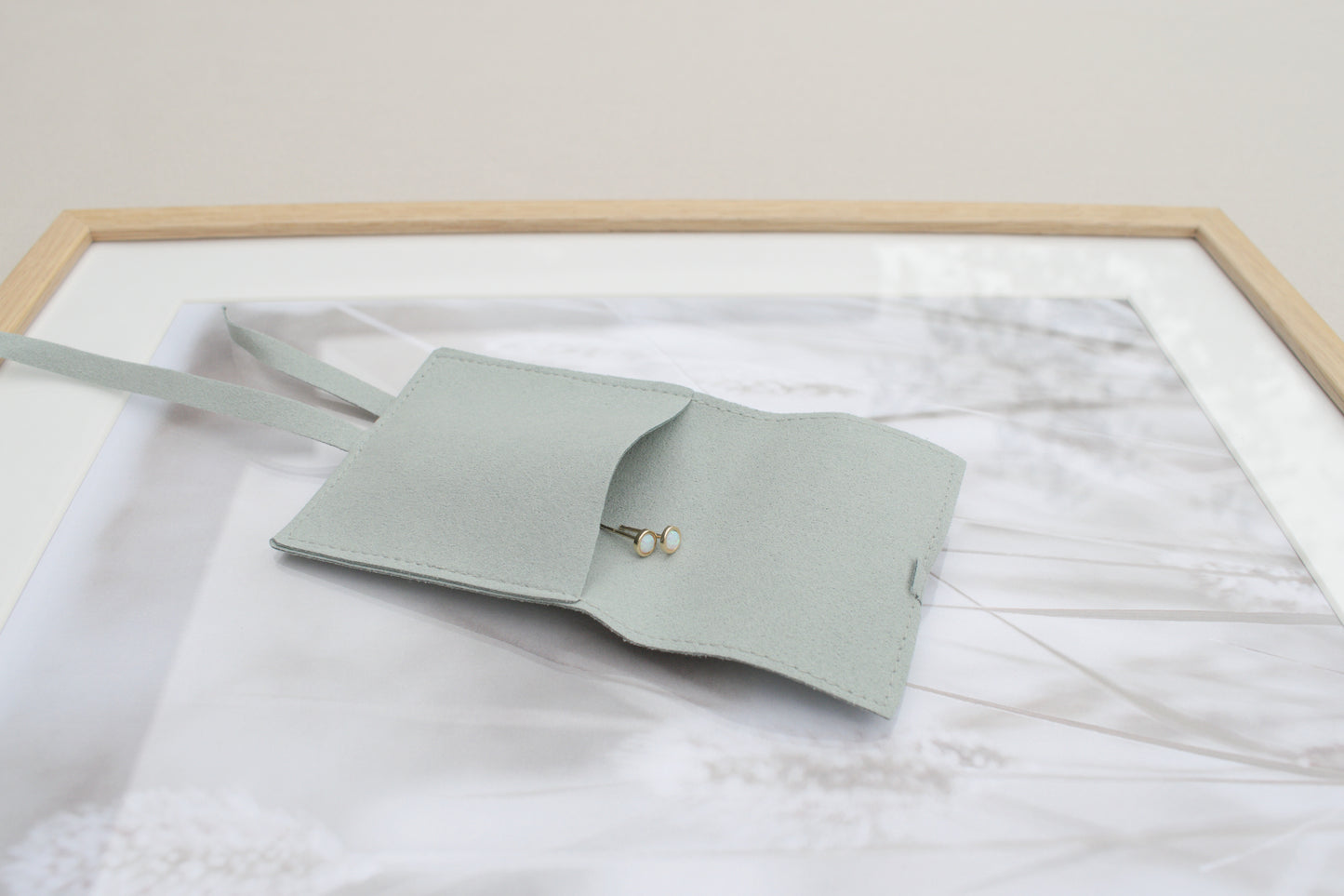 Schmucktasche aus Samt mit Schleife – Perfekt für Reisen & als liebevolle Geschenkverpackung