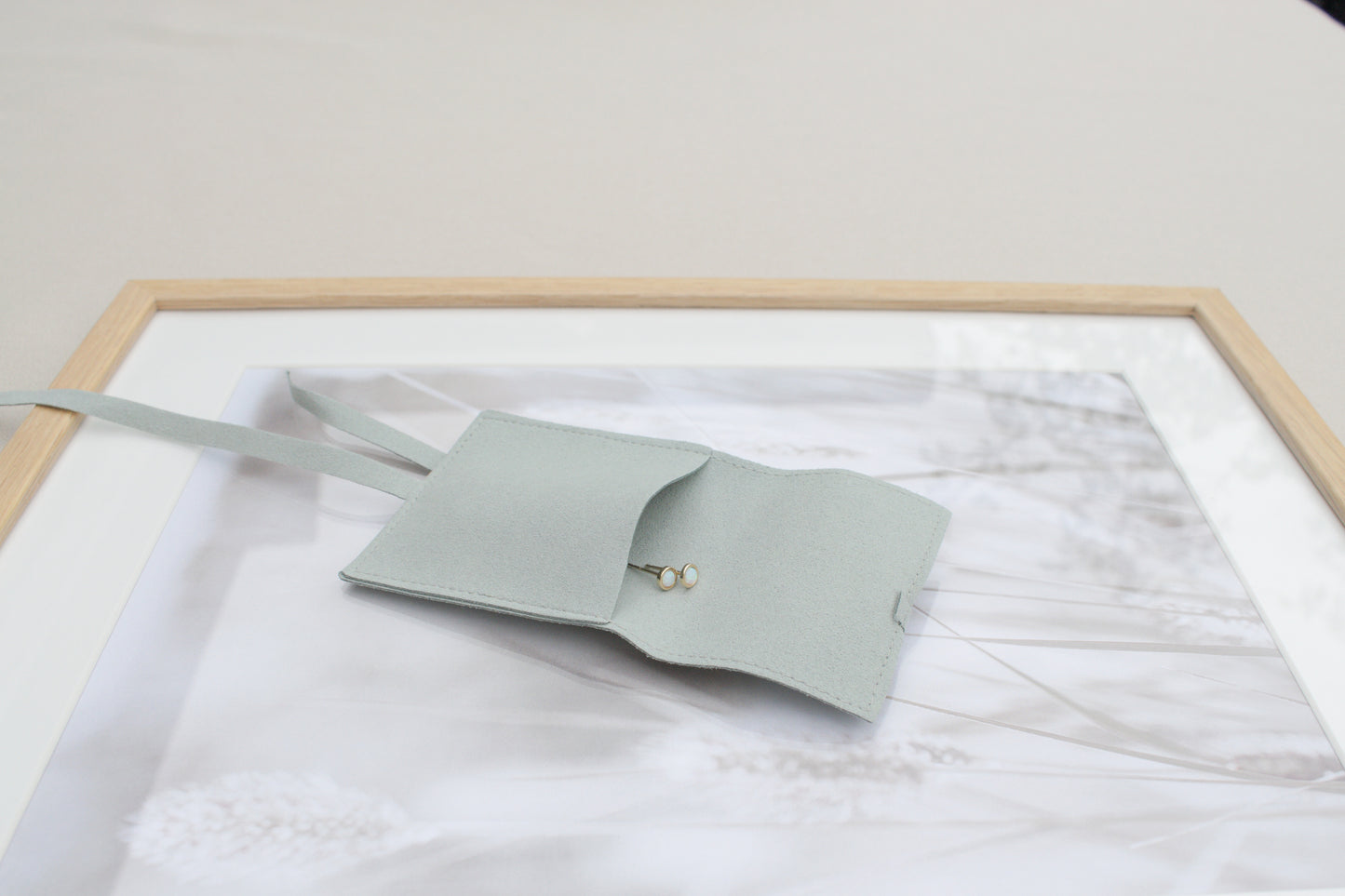 Schmucktasche aus Samt mit Schleife – Perfekt für Reisen & als liebevolle Geschenkverpackung