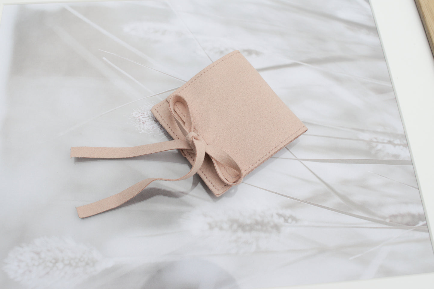 Schmucktasche aus Samt mit Schleife – Perfekt für Reisen & als liebevolle Geschenkverpackung