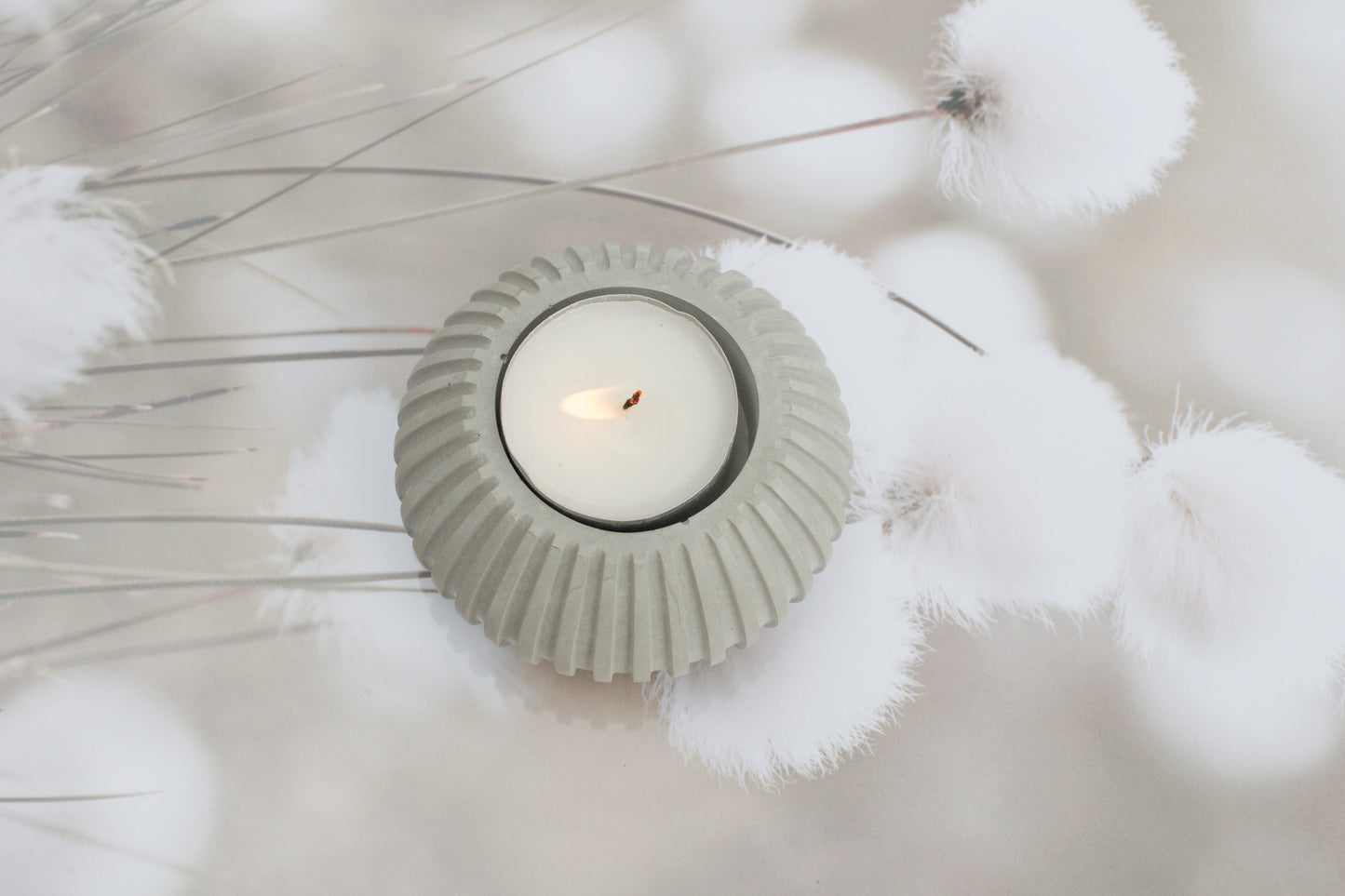 Geriffelte Schale und Teelichthalter aus grauem Beton – Skandi Deko, minimalistisch, elegant