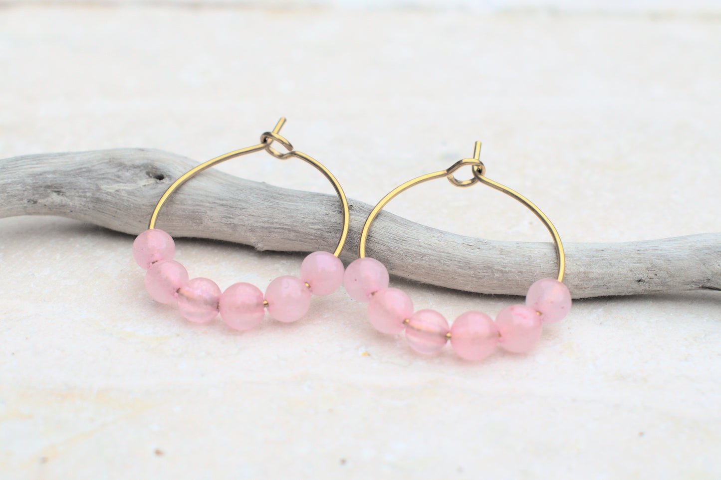 Goldene Creolen Ohrringe mit rosa Edelsteinen Rosenquarz