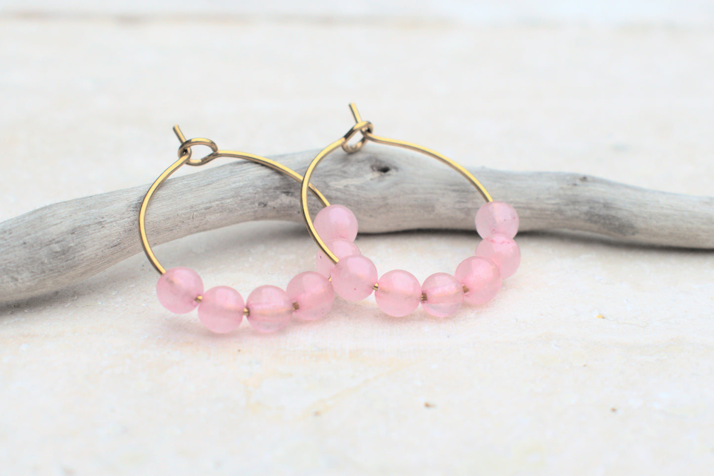 Goldene Creolen Ohrringe mit rosa Edelsteinen Rosenquarz