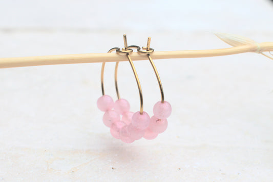 Goldene Creolen Ohrringe mit rosa Edelsteinen Rosenquarz