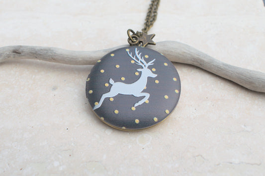 Bronzene Kette mit Photo Medaillon und dem weihnachtlichem Motiv Hirsch