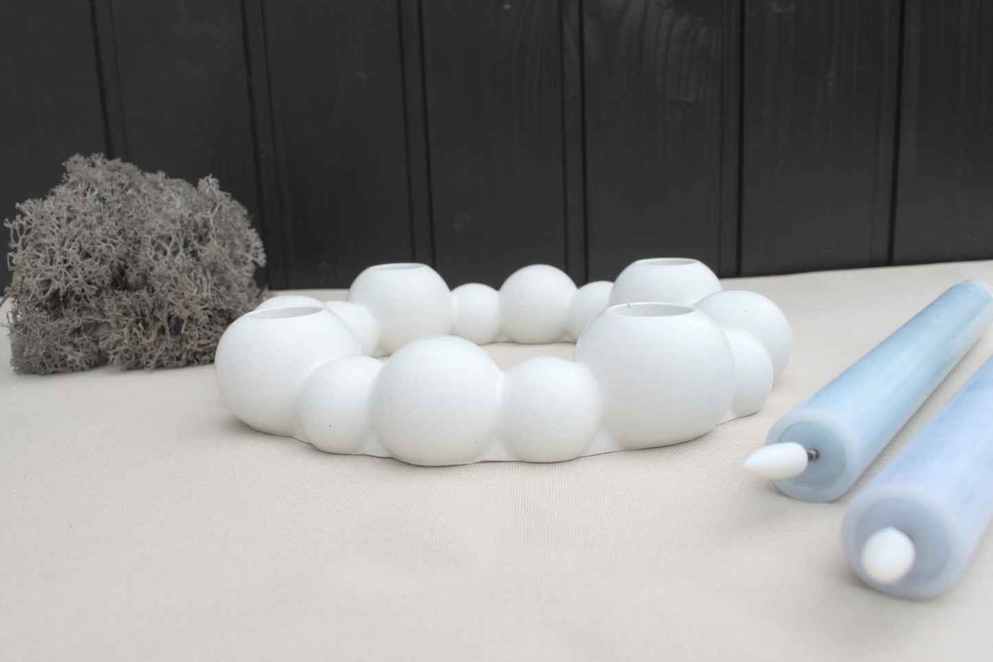 Skandinavischer Kerzenhalter aus weißem Beton