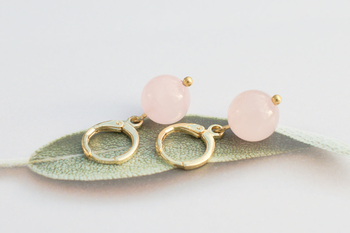 Goldene Ohrringe aus 925 Sterling Silber mit natürlichem Rosenquarz – Stein der Liebe | Perfekt für Hochzeit & besondere Anlässe