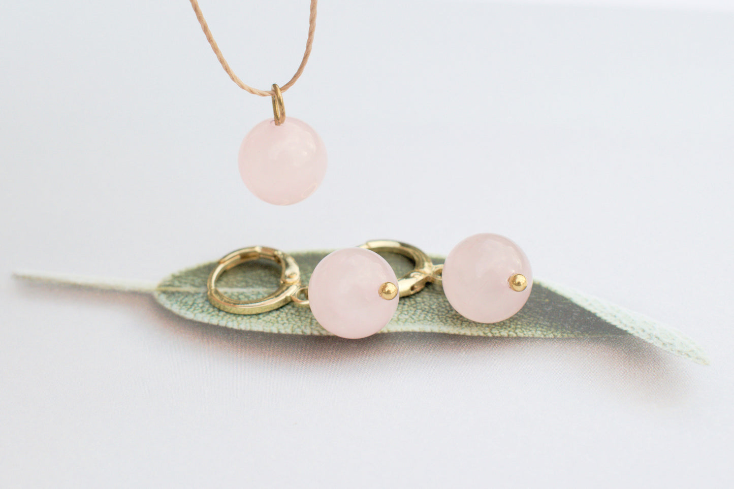 Handgefertigte Kette mit natürlichem Rosenquarz – Stein der Liebe, Hochzeitsschmuck