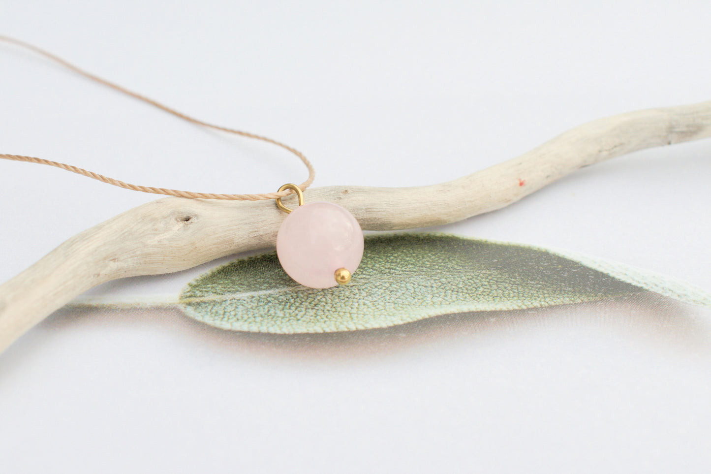 Handgefertigte Kette mit natürlichem Rosenquarz – Stein der Liebe, Hochzeitsschmuck