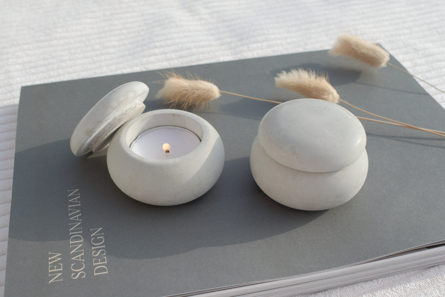 Kerzenhalter Set aus grauem Beton für Dein Skandi zu Hause