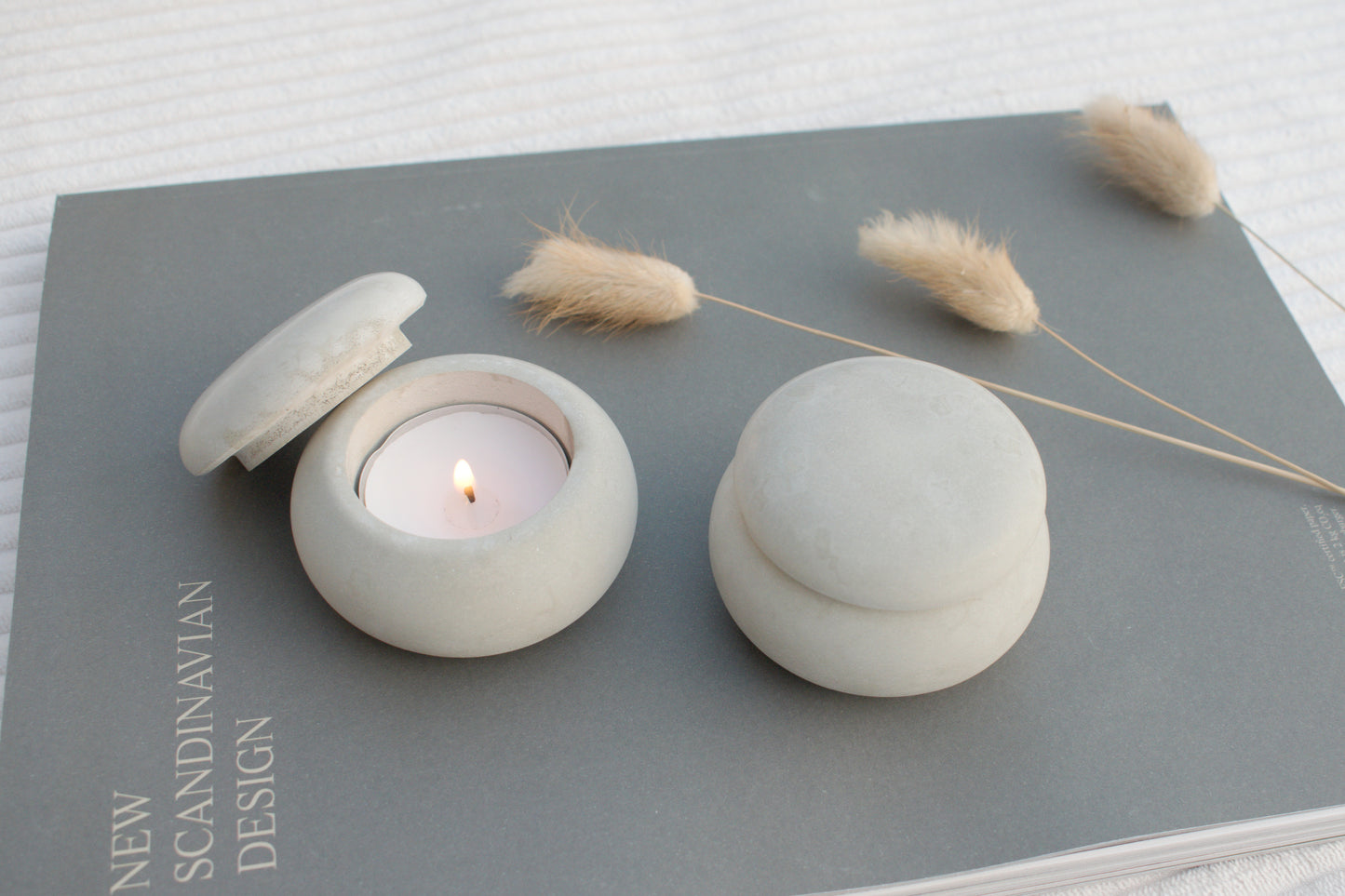 Kerzenhalter Set aus grauem Beton für Dein Skandi zu Hause