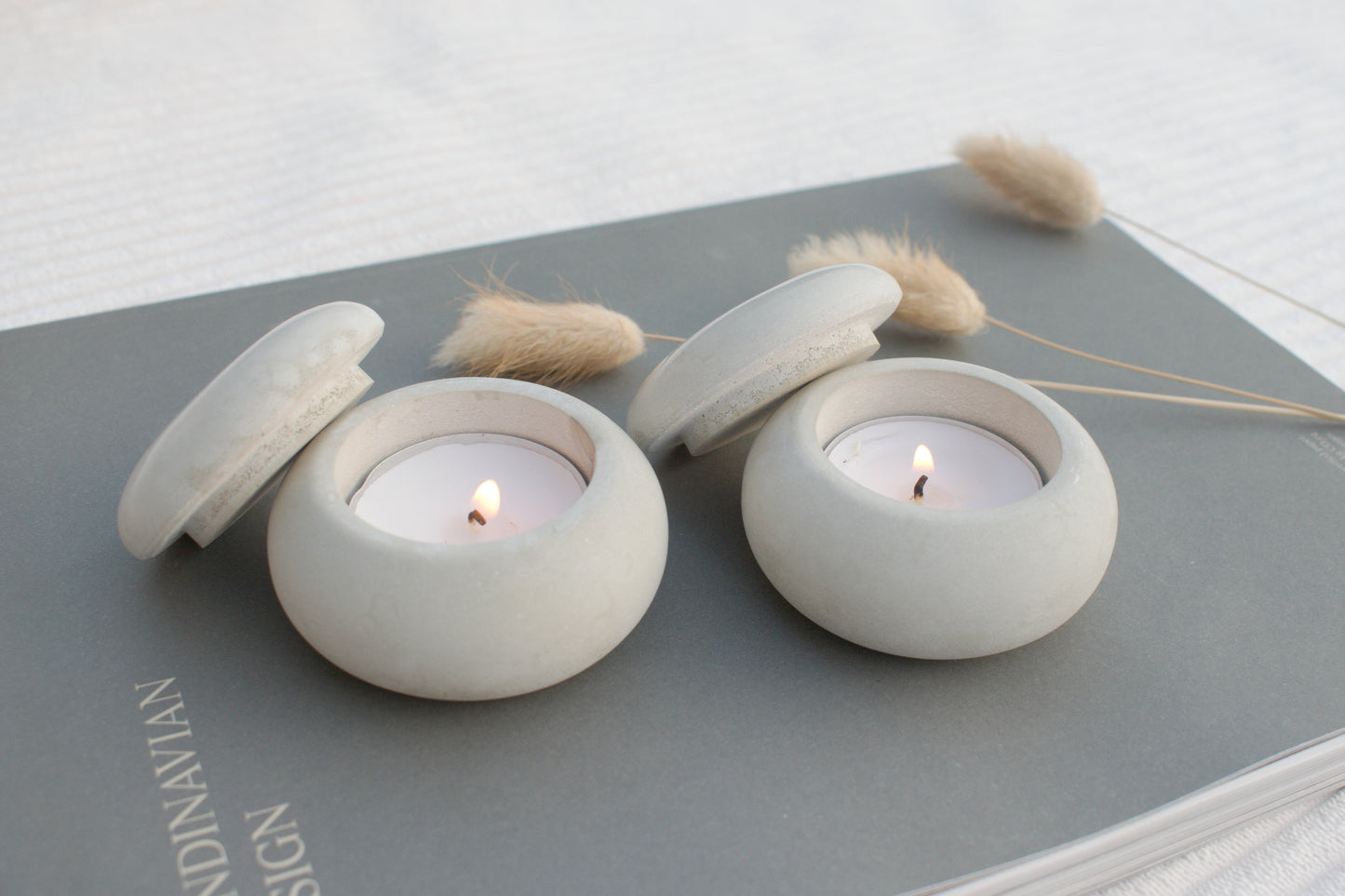 Kerzenhalter Set aus grauem Beton für Dein Skandi zu Hause