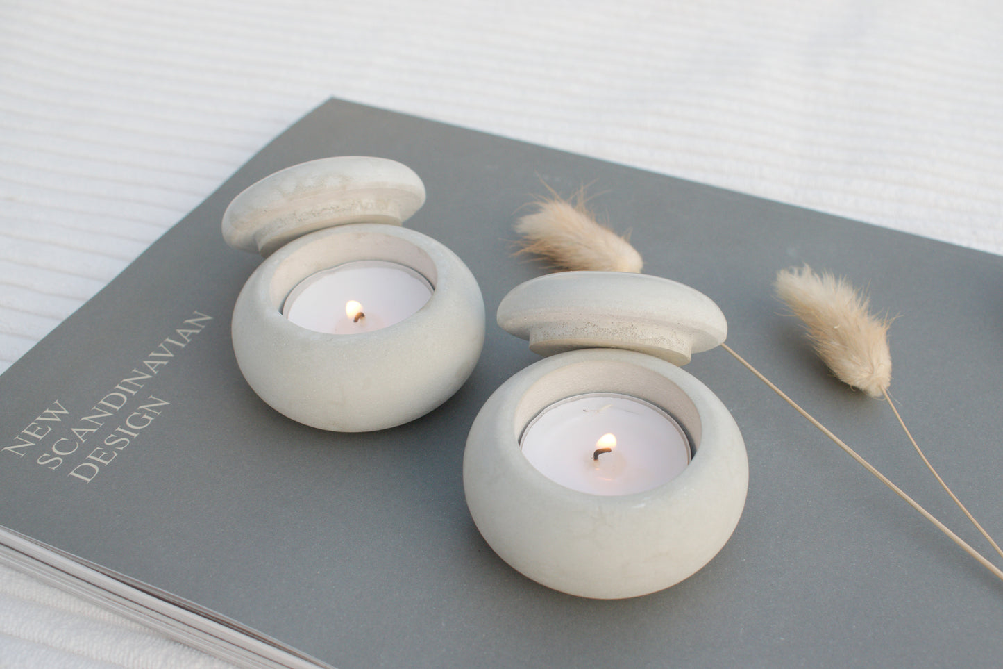 Kerzenhalter Set aus grauem Beton für Dein Skandi zu Hause