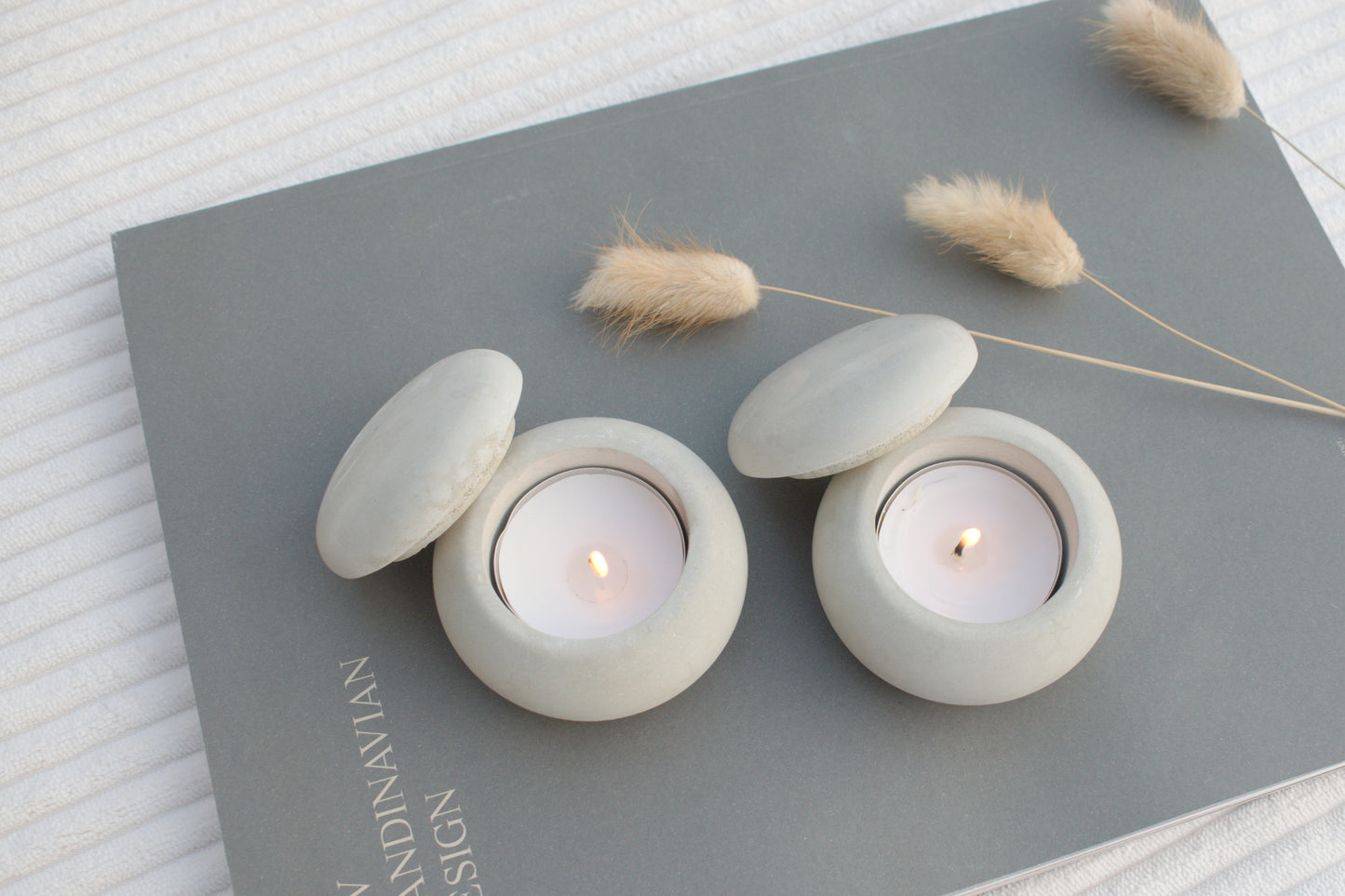 Kerzenhalter Set aus grauem Beton für Dein Skandi zu Hause