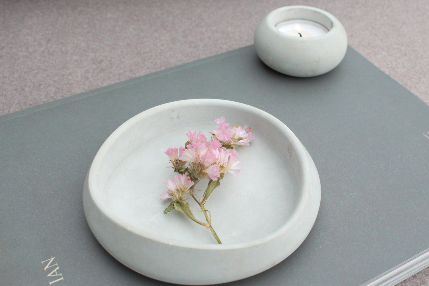 Handgemachte Dekoschale bzw. Schmuckschale aus Beton zur Deko, für Schlüssel, Schmuck