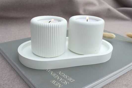 3er Set Kerzenhalter und Tablett aus weißem geriffelten und glatten Beton, Teelichthalter modern und industrial