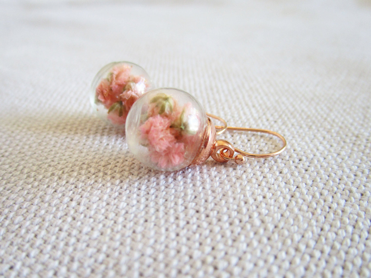 Rose goldene Halskette mit rosa Blüten, Blütenschmuck, Schmuck aus der Natur, Hochzeit