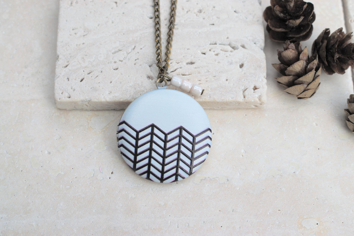 Kette mit Fotomedaillon, Kette mit geomatrischem Muster, Photomedaillon, Geschenk für Freundin