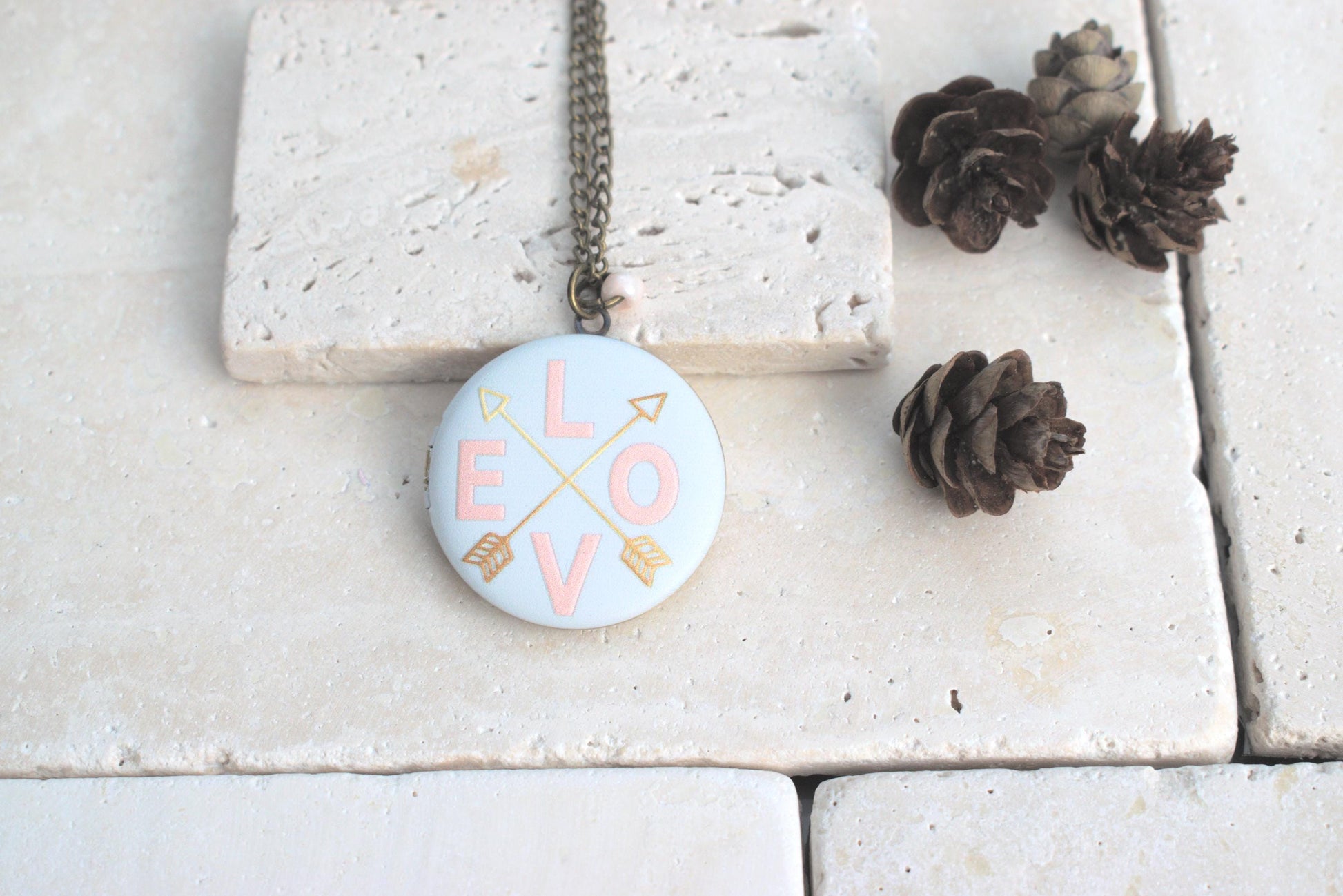 Photo Medaillon bronze, Medaillon Love, Fhotomedaillon, Medaillon für Photo mit rosa Perle