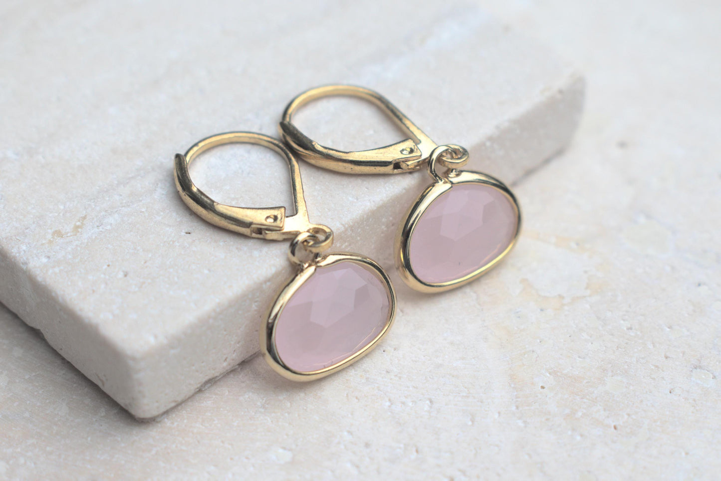 Rosa goldene Ohrringe, Hochzeitsschmuck, minimalistische Ohrringe, Ohrringe gold Damen, Ohrringe gold hängend