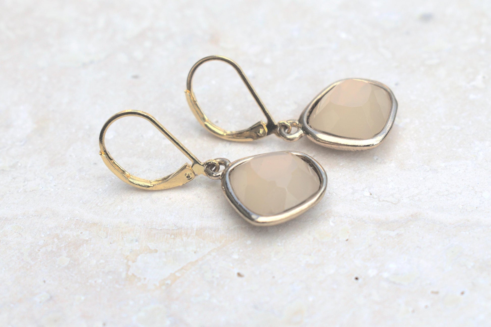 Halskette mit rosa Anhänger, Halskette in gold, elegante Halskette, zarte Halskette