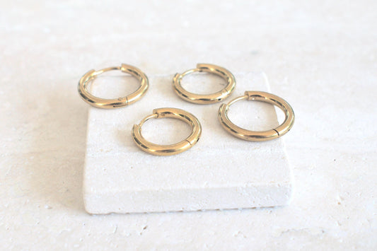 Minimalistische goldene Creolen aus Edelstahl, Creolen Ohrringe für Damen in gold