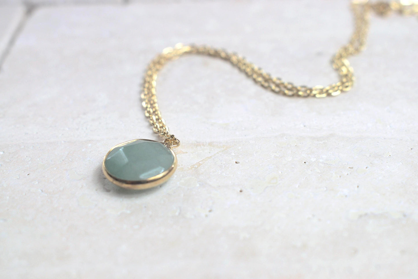 Goldene Kette mit Aventurin, Edelsteinschmuck, Aventurin Schmuck, Kette mit Edelstein, Damenkette mit Aventurin