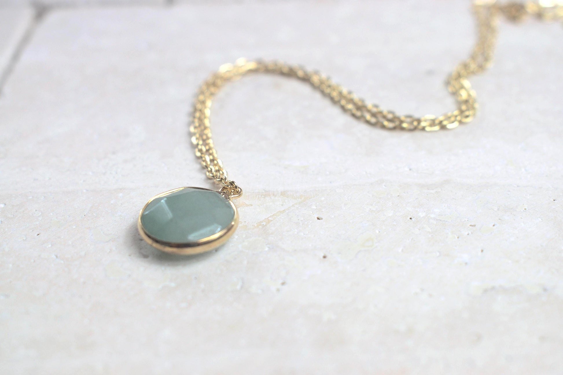 Goldene Kette mit Aventurin, Edelsteinschmuck, Aventurin Schmuck, Kette mit Edelstein, Damenkette mit Aventurin