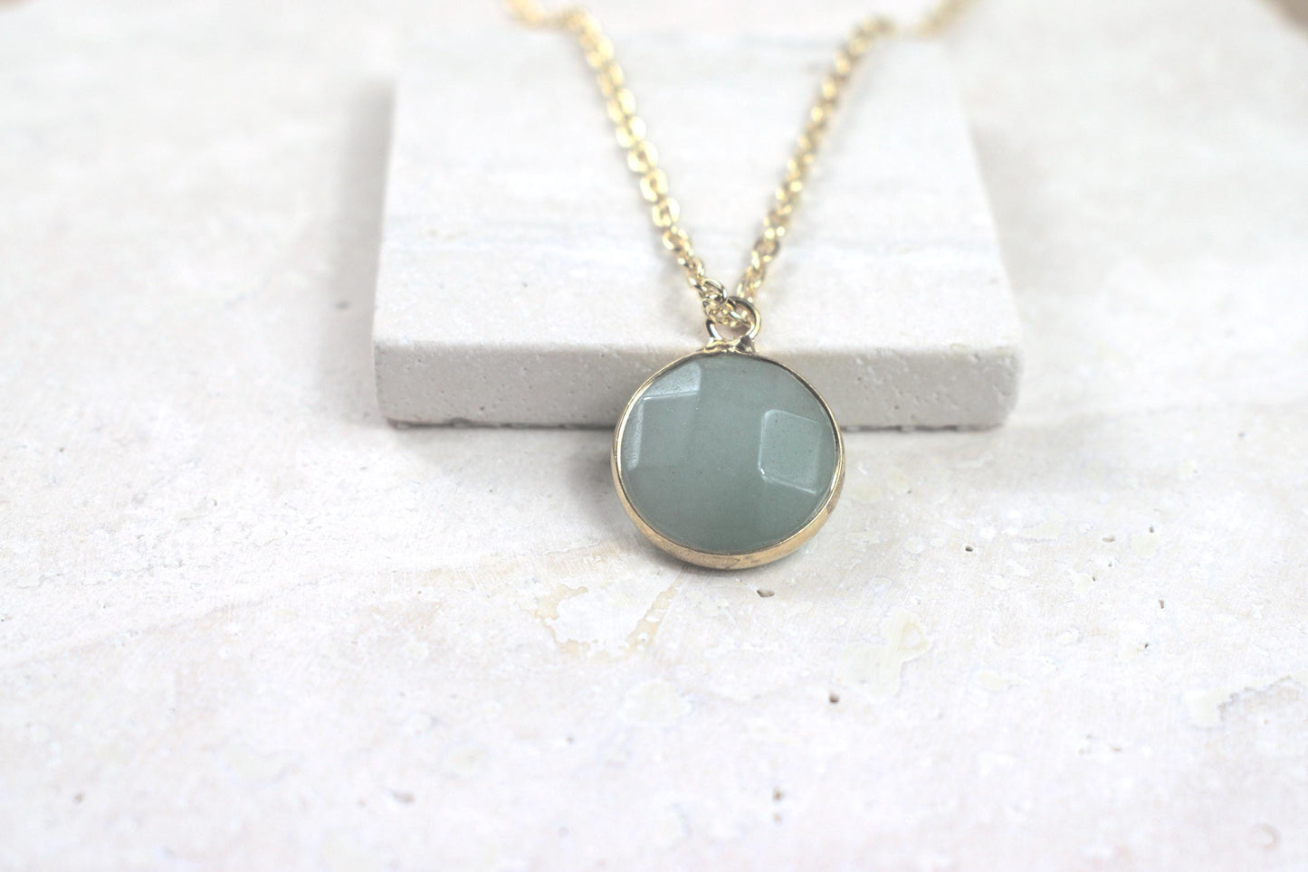 Goldene Kette mit Aventurin, Edelsteinschmuck, Aventurin Schmuck, Kette mit Edelstein, Damenkette mit Aventurin